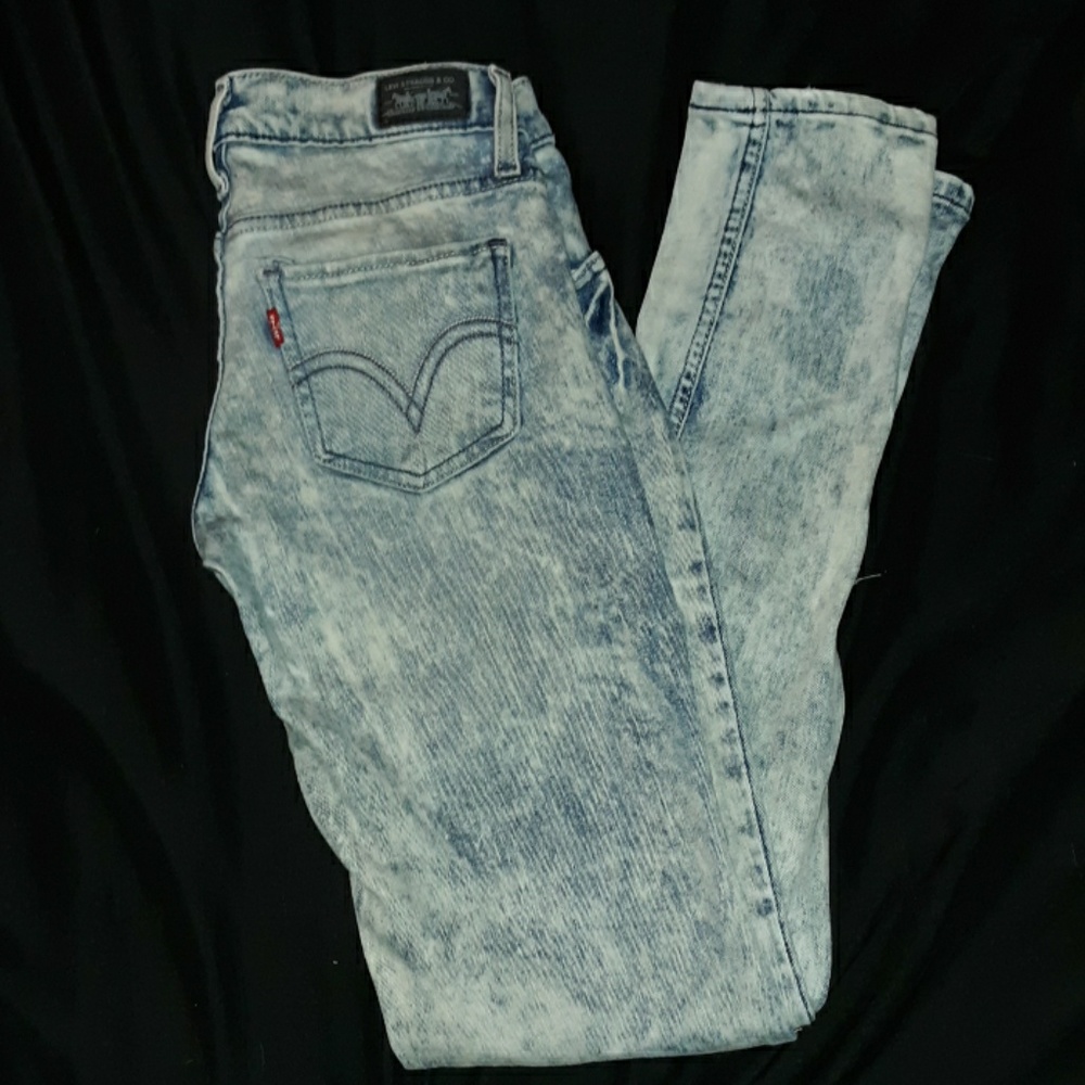 Acid Washed Levi Jeans